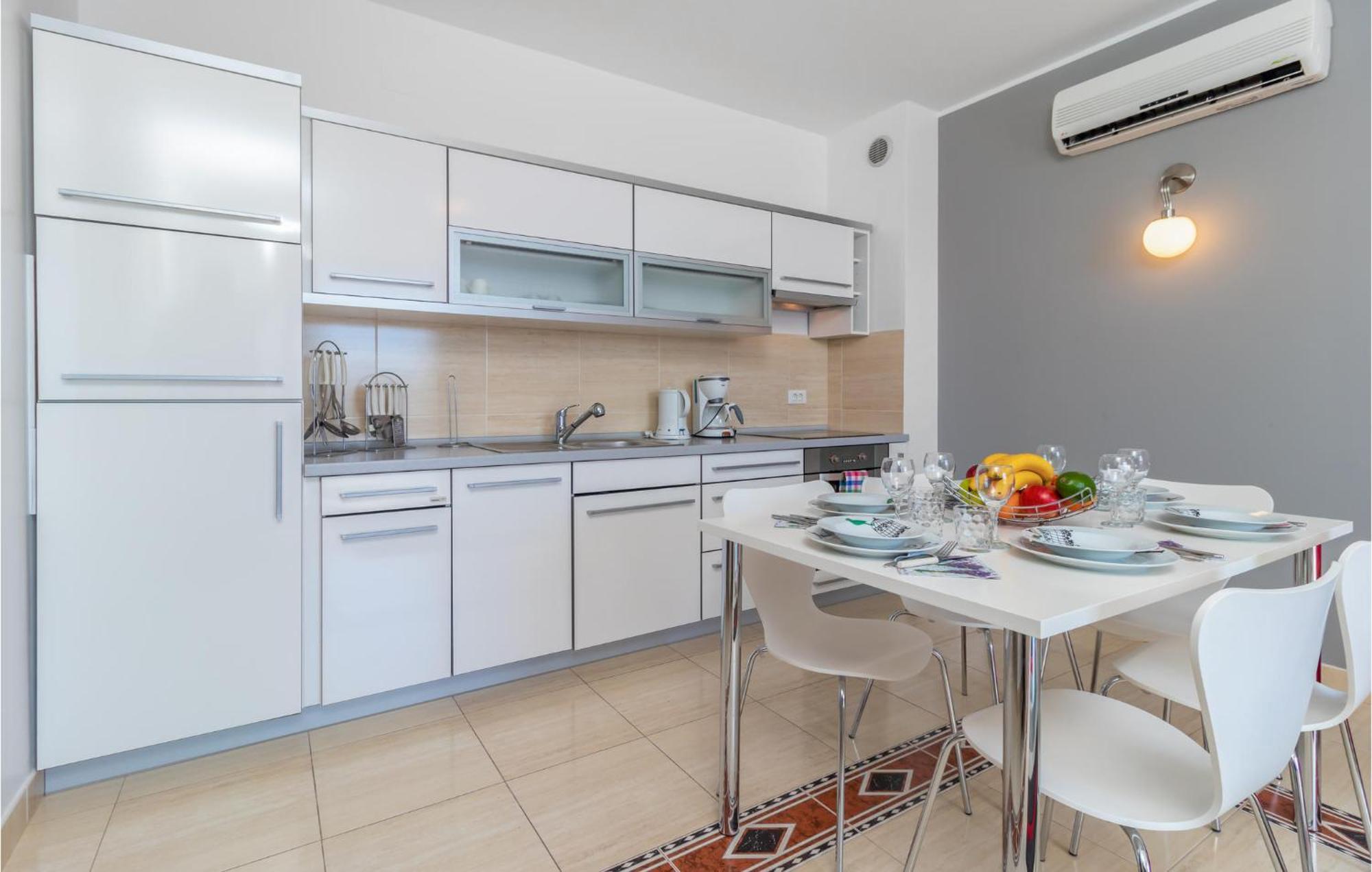 Lovely Apartment In Selce With House Sea View Bagian luar foto