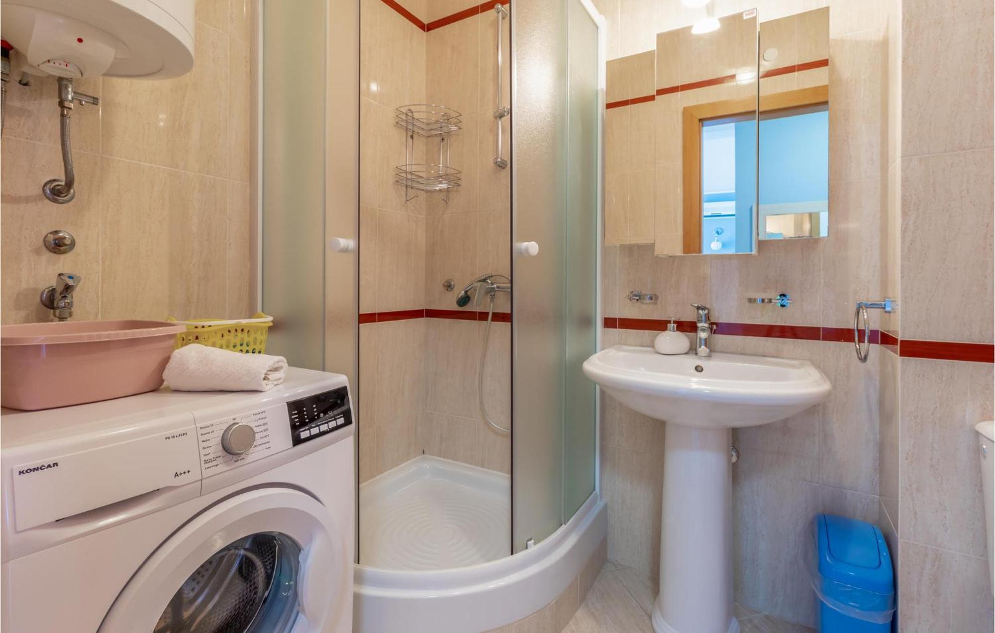 Lovely Apartment In Selce With House Sea View Bagian luar foto